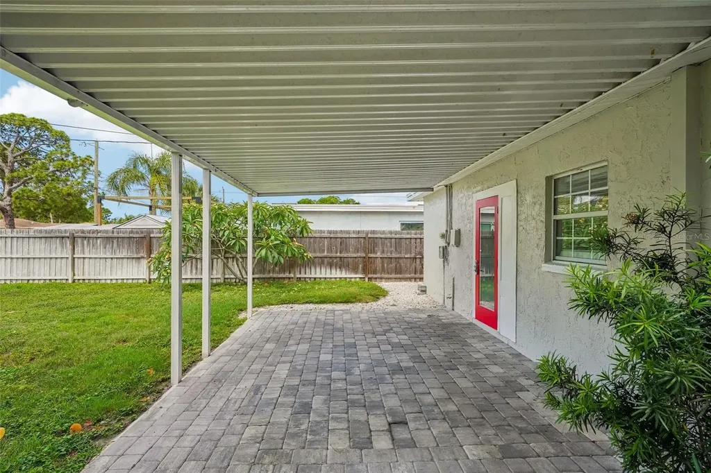 784 87th Avenue N St Petersburg FL 33702