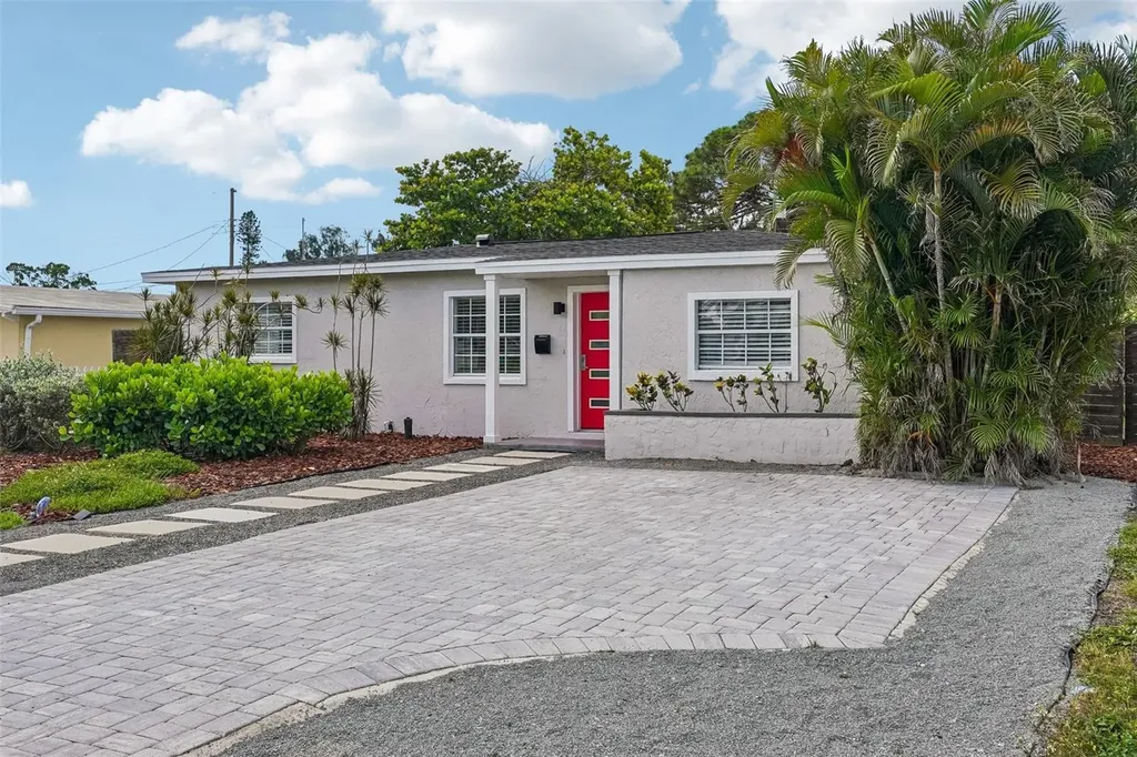 784 87th Avenue N St Petersburg FL 33702