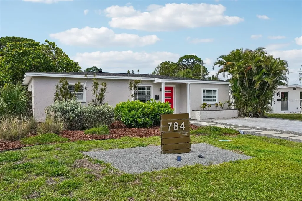 784 87th Avenue N St Petersburg FL 33702