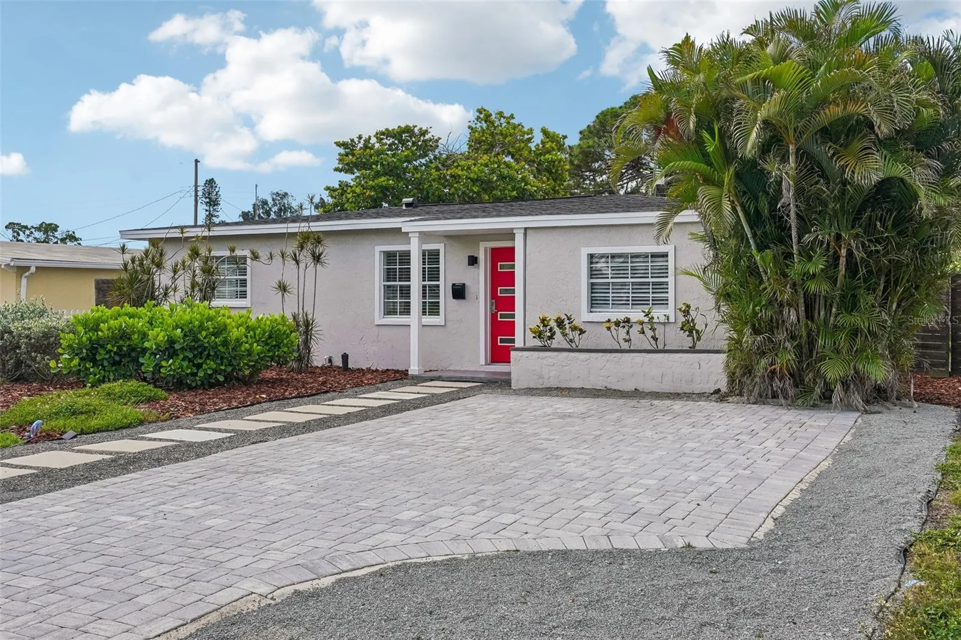784 87th Avenue N St Petersburg FL 33702