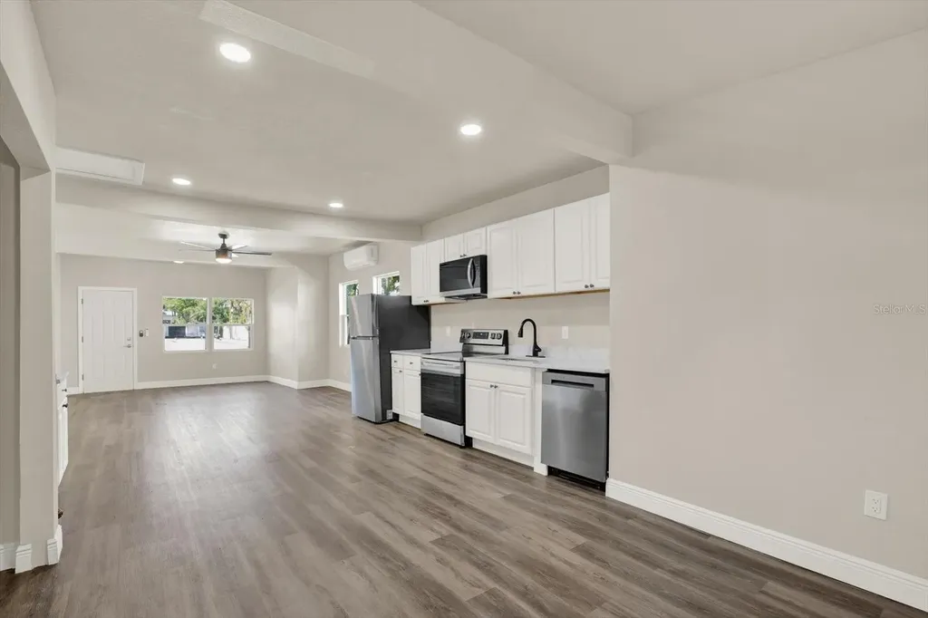 1621 7th Avenue N St Petersburg FL 33713