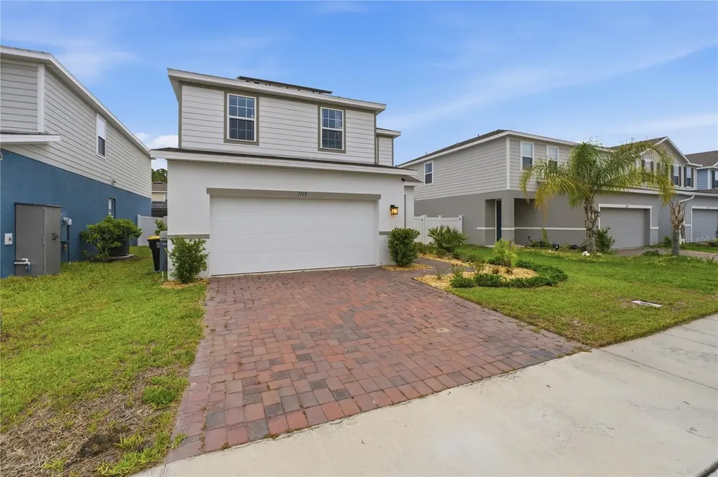 1715 Oceania Avenue Davenport FL 33837
