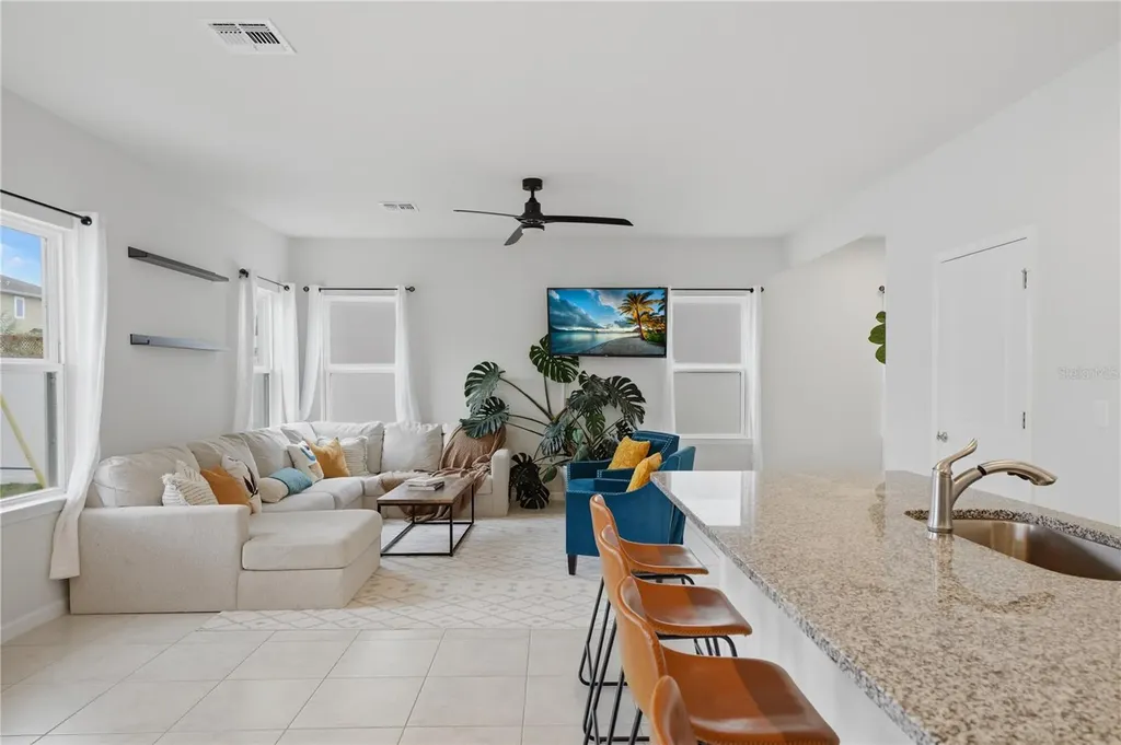 1715 Oceania Avenue Davenport FL 33837