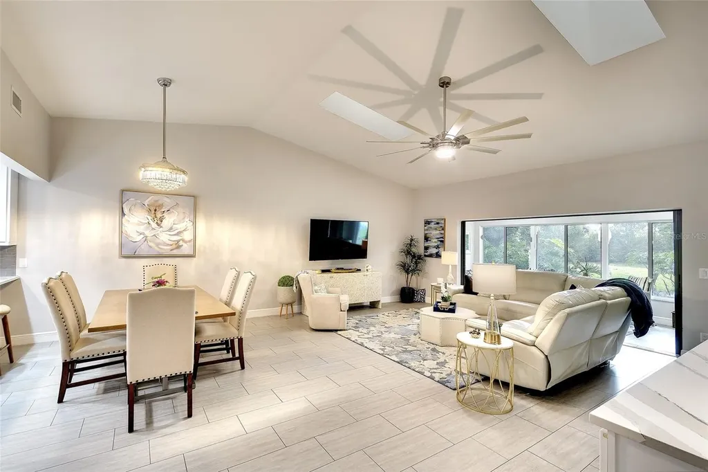4034 Wilshire Circle E Sarasota FL 34238