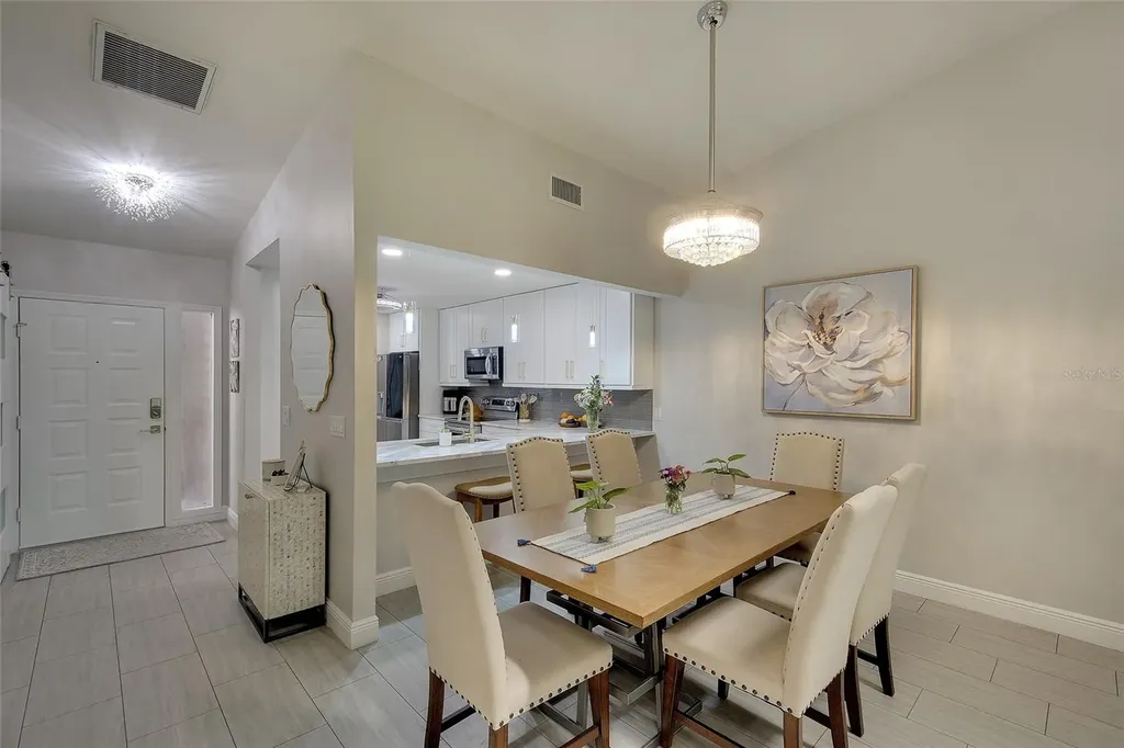 4034 Wilshire Circle E Sarasota FL 34238