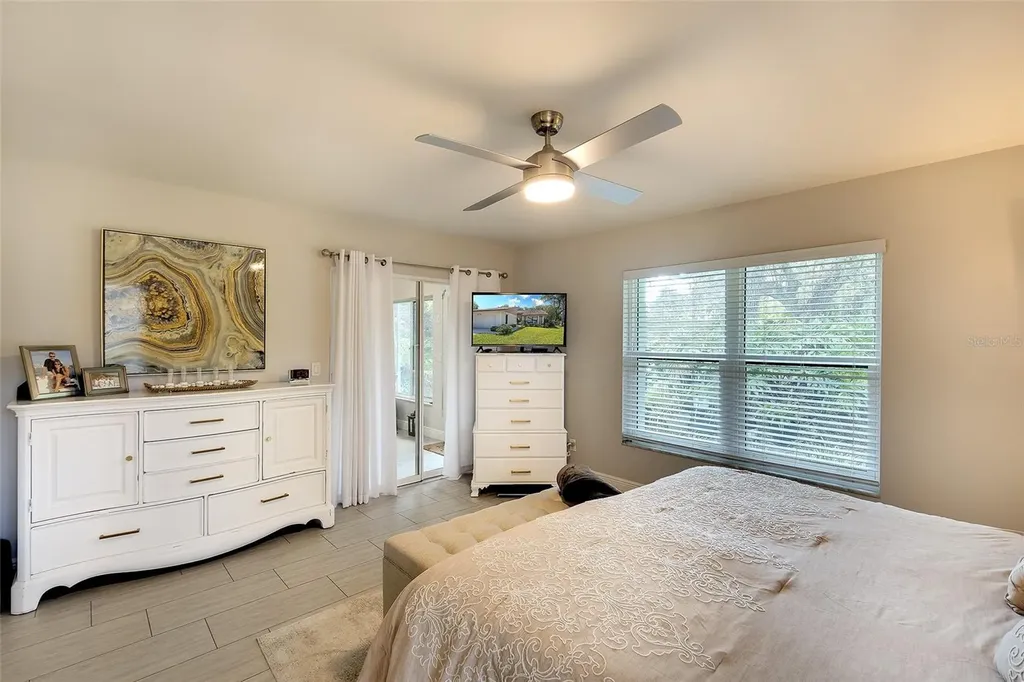 4034 Wilshire Circle E Sarasota FL 34238