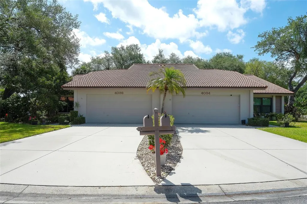 4034 Wilshire Circle E Sarasota FL 34238