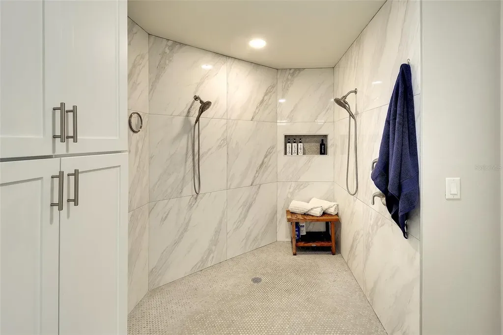 4034 Wilshire Circle E Sarasota FL 34238