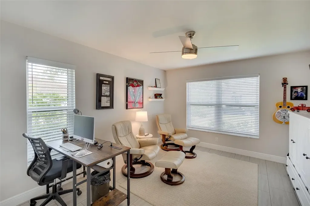 4034 Wilshire Circle E Sarasota FL 34238