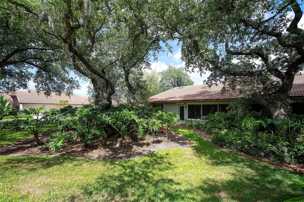 4034 Wilshire Circle E Sarasota FL 34238