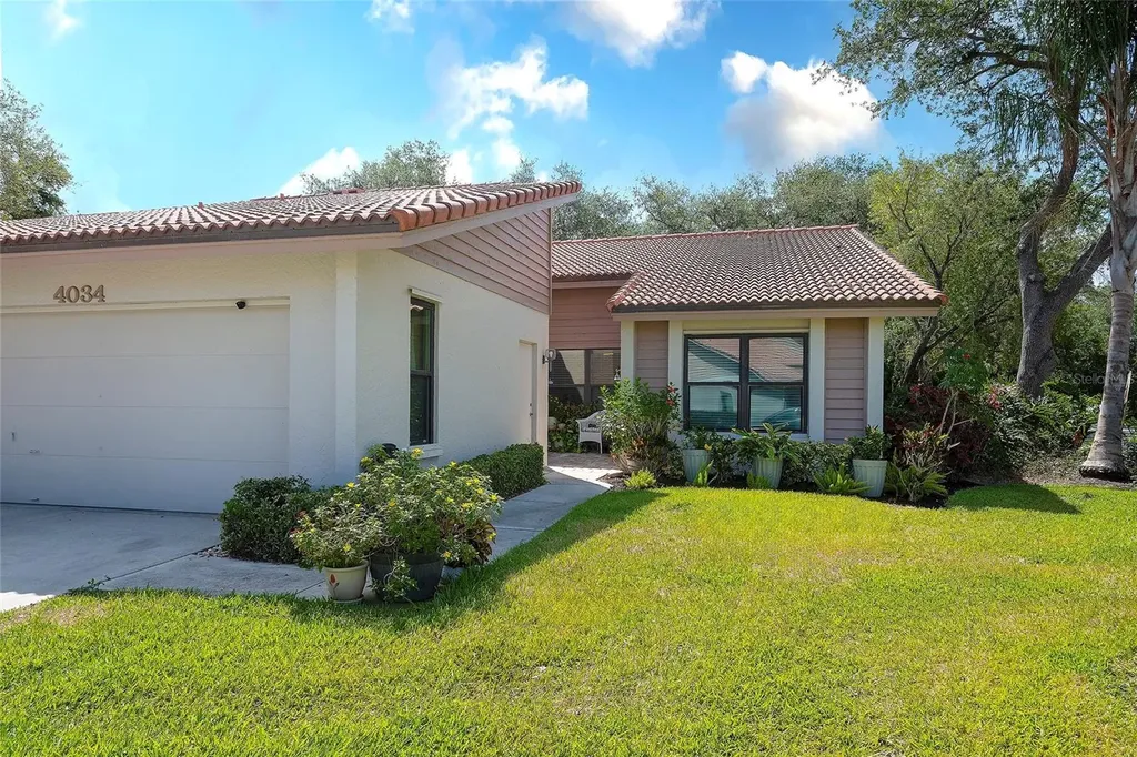 4034 Wilshire Circle E Sarasota FL 34238