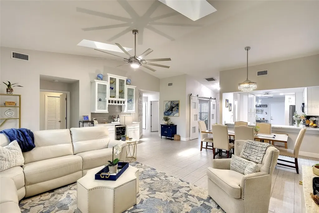 4034 Wilshire Circle E Sarasota FL 34238