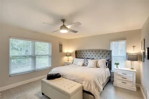 4034 Wilshire Circle E Sarasota FL 34238