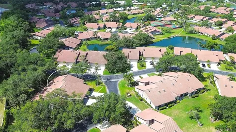 4034 Wilshire Circle E Sarasota FL 34238