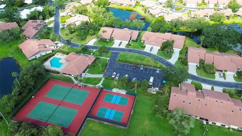 4034 Wilshire Circle E Sarasota FL 34238