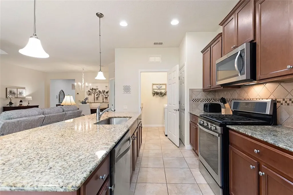 125 Valencia Lane Davenport FL 33837