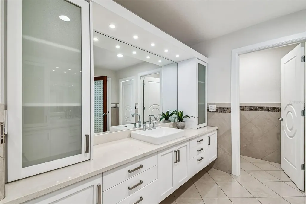 24 Adalia Avenue Tampa FL 33606