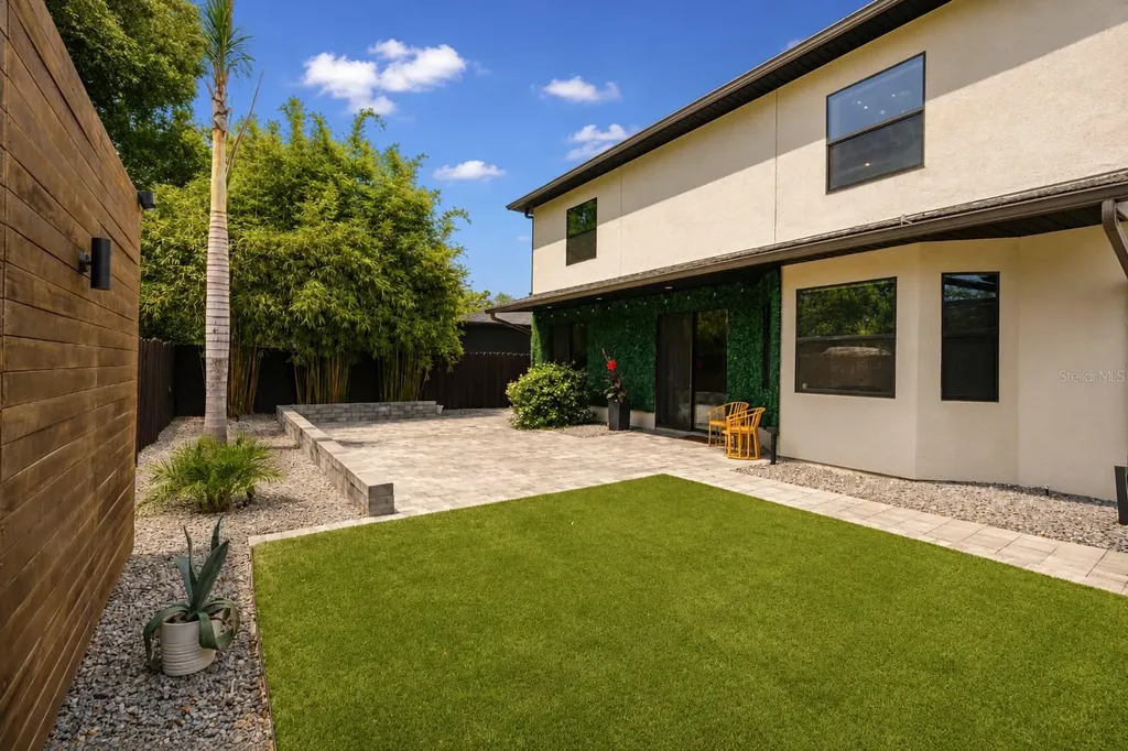 3526 E Crystal Lake Avenue Orlando FL 32806