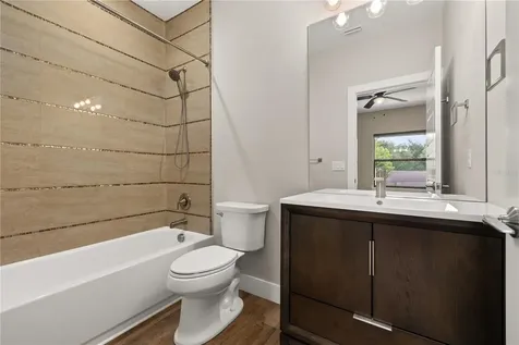 3526 E Crystal Lake Avenue Orlando FL 32806