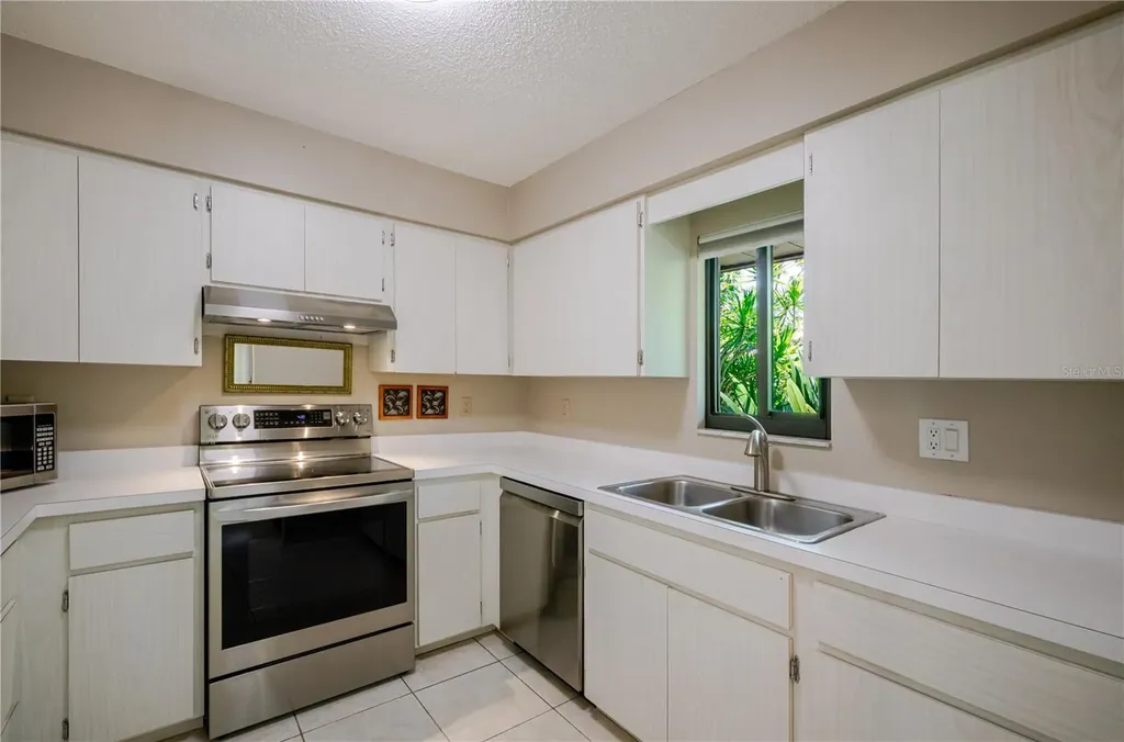 6600 Draw Lane Sarasota FL 34238