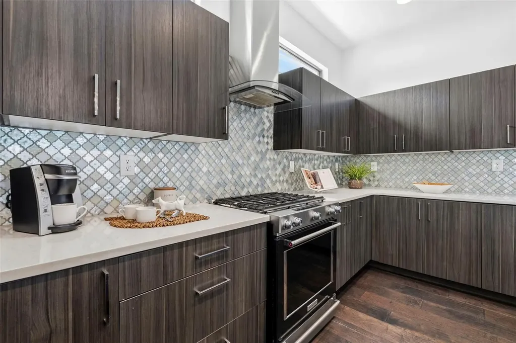 300 Delmar Terrace S St Petersburg FL 33701