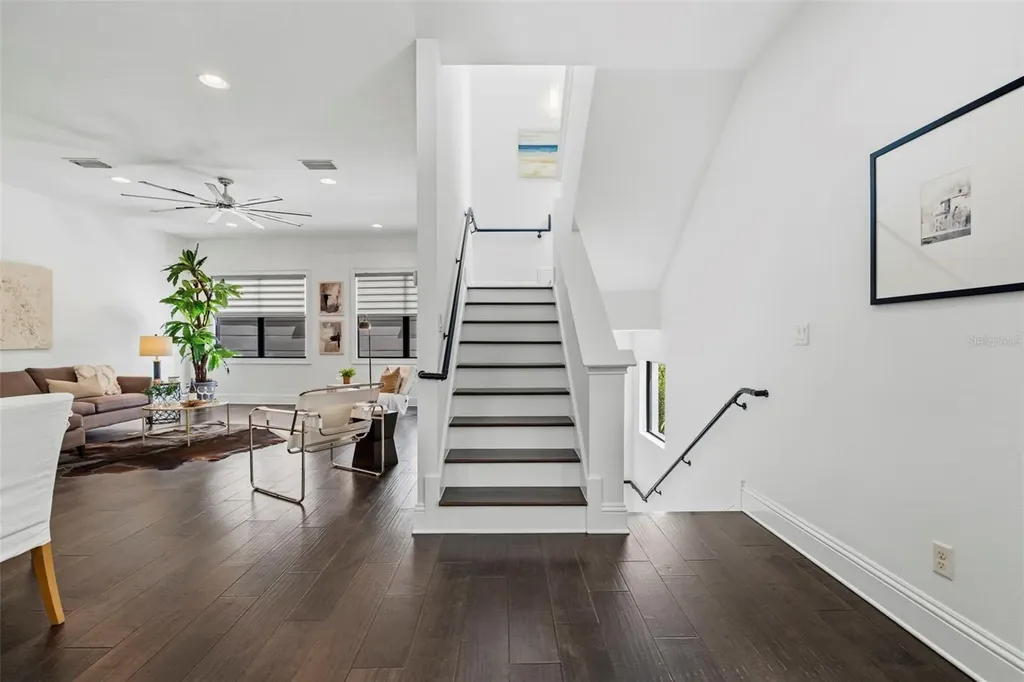 300 Delmar Terrace S St Petersburg FL 33701