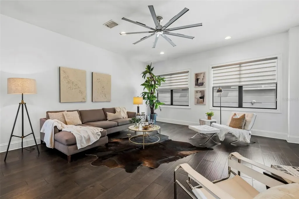 300 Delmar Terrace S St Petersburg FL 33701
