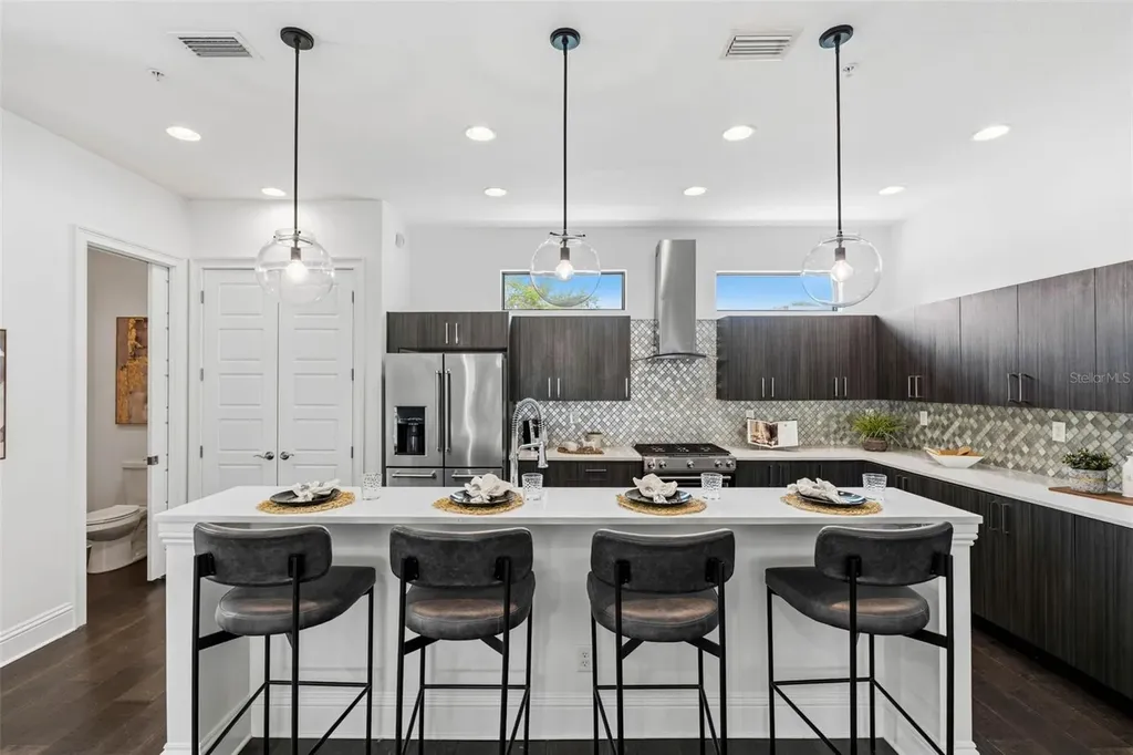 300 Delmar Terrace S St Petersburg FL 33701