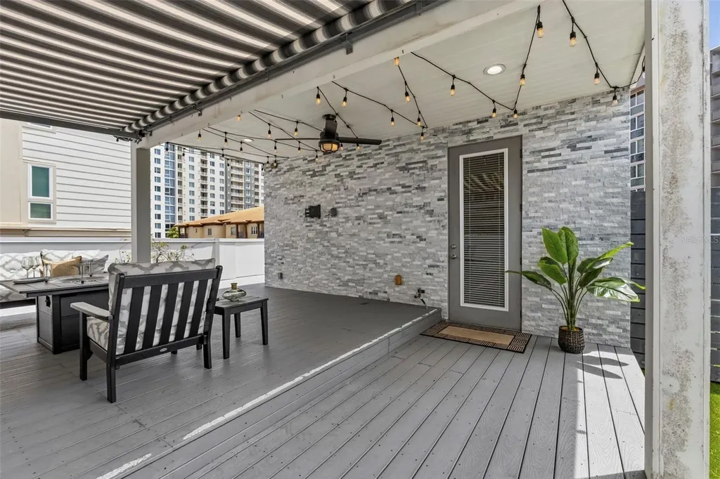 300 Delmar Terrace S St Petersburg FL 33701