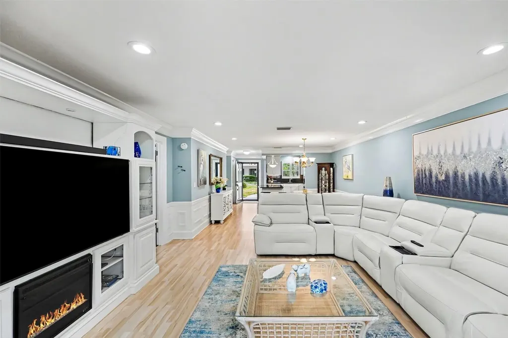 139 Bluff View Drive Belleair Bluffs FL 33770