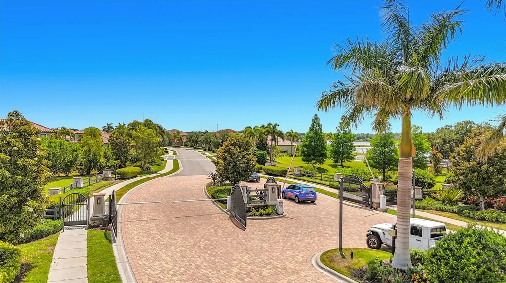 5518 Foxfire Run Bradenton FL 34211