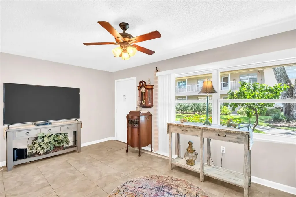 10036 63rd Avenue N St Petersburg FL 33708