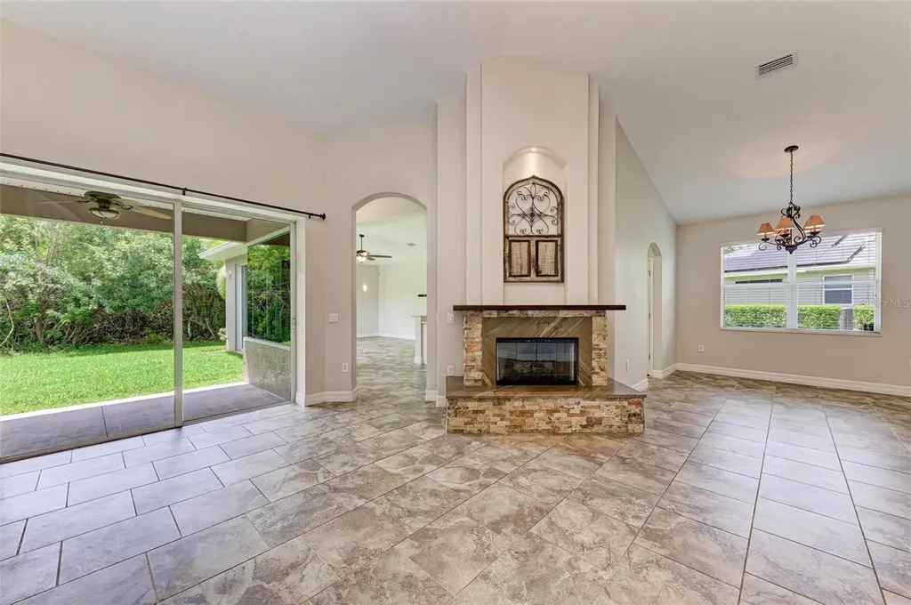 337 Snapdragon Loop Bradenton FL 34212
