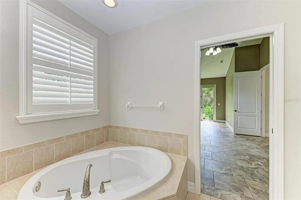 337 Snapdragon Loop Bradenton FL 34212