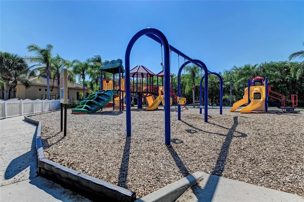 337 Snapdragon Loop Bradenton FL 34212
