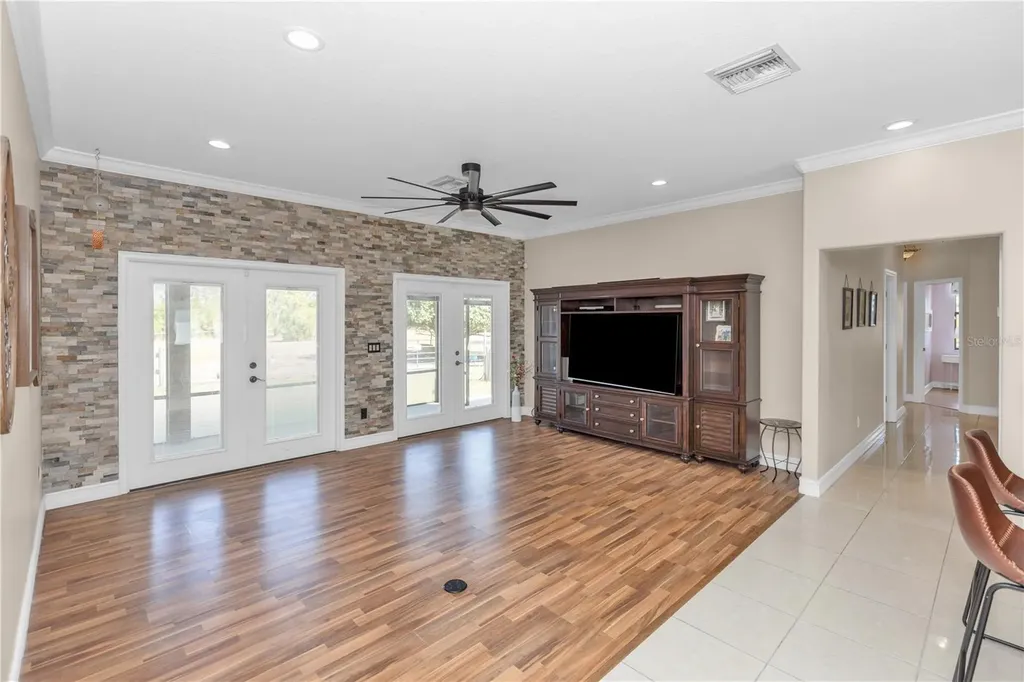 20301 Peabody Street Orlando FL 32833