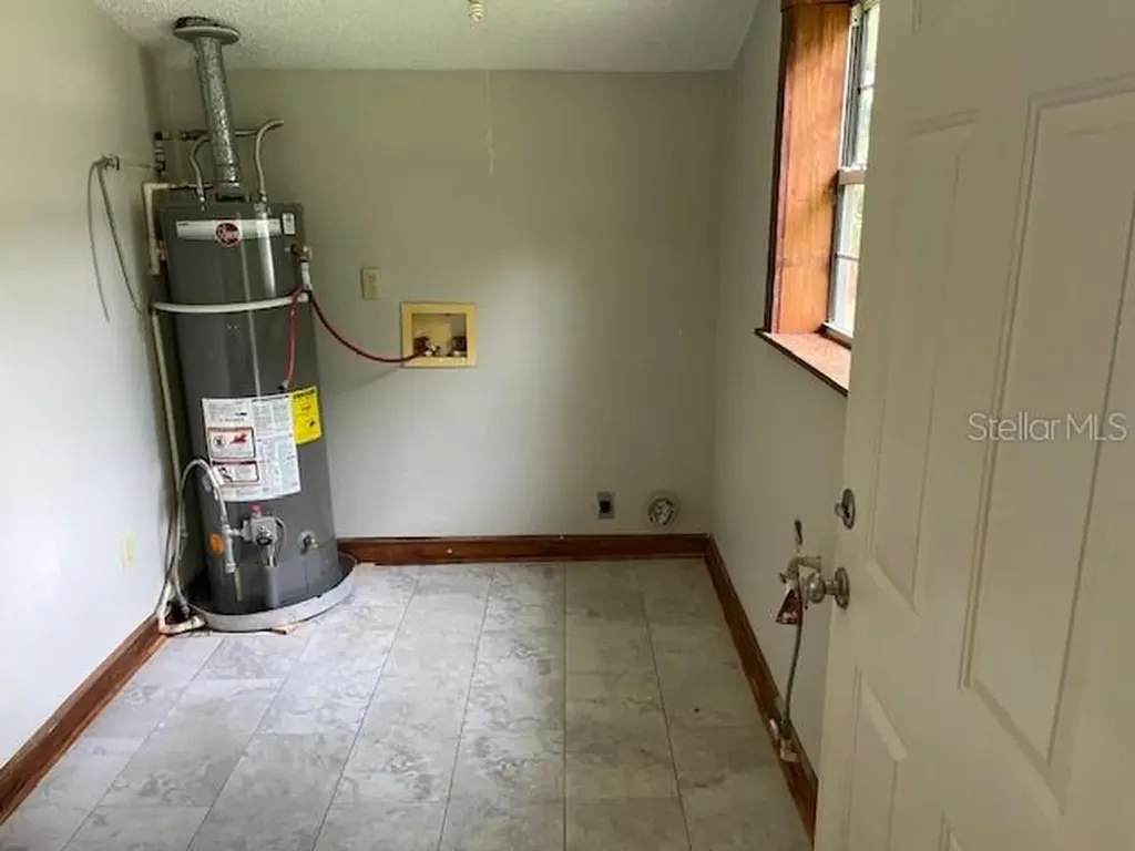 350 NW 249th Street Newberry FL 32669