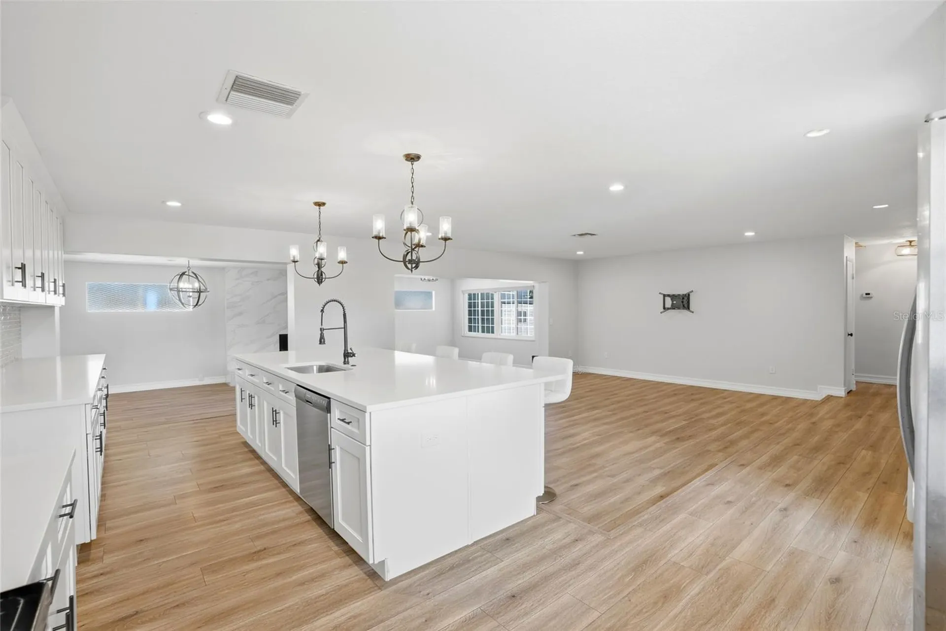 1349 Viewtop Drive Clearwater FL 33764