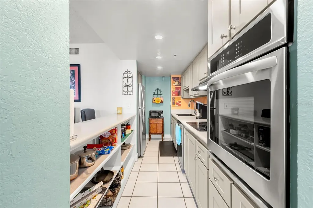 470 3rd Street S St Petersburg FL 33701