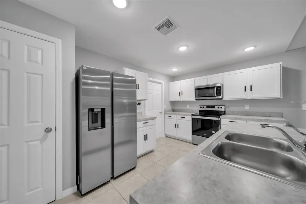 2617 53rd St W Lehigh Acres FL 33971