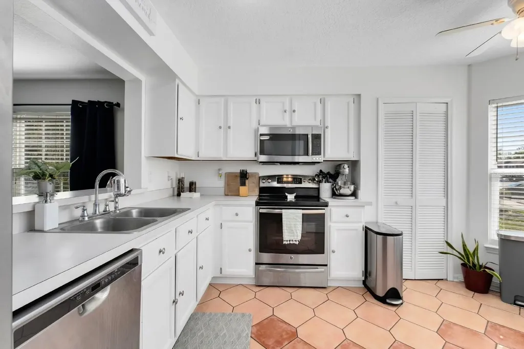 4258 E Weeping Willow Circle Winter Springs FL 32708