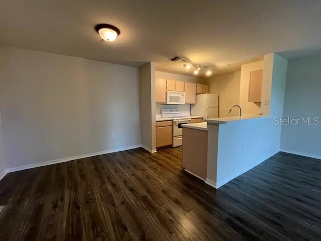 5447 Vineland Road Orlando FL 32811