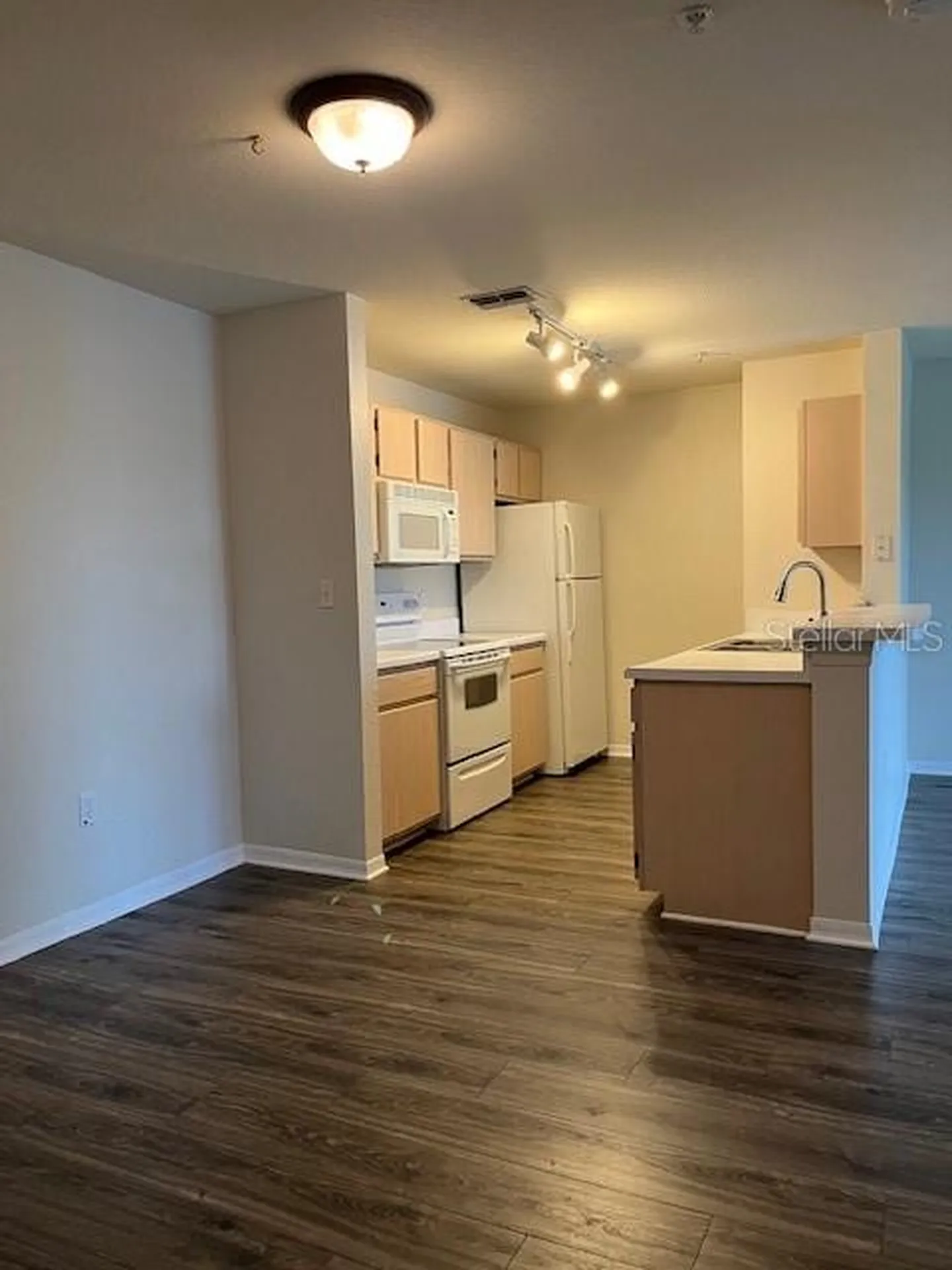 5447 Vineland Road Orlando FL 32811