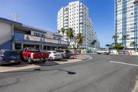 5916 Av. Isla Verde Carolina PR 00979