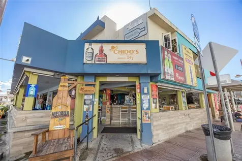 5916 Av. Isla Verde Carolina PR 00979