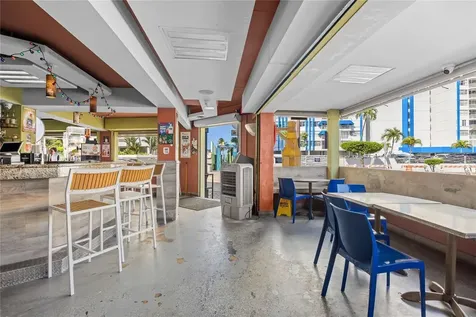 5916 Av. Isla Verde Carolina PR 00979