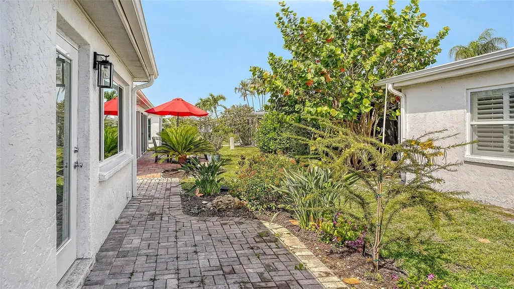 711 Spanish Drive S Longboat Key FL 34228