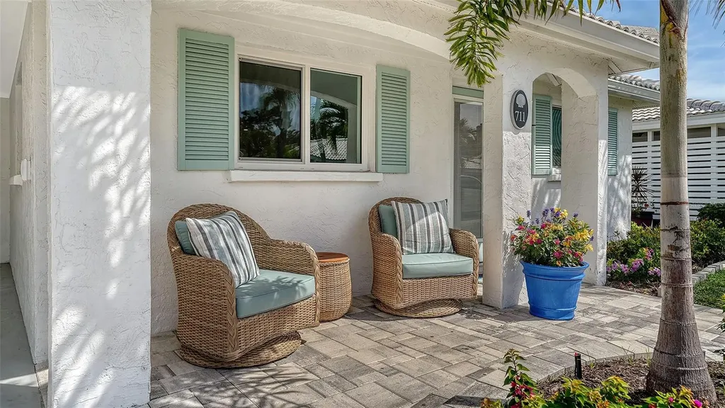 711 Spanish Drive S Longboat Key FL 34228