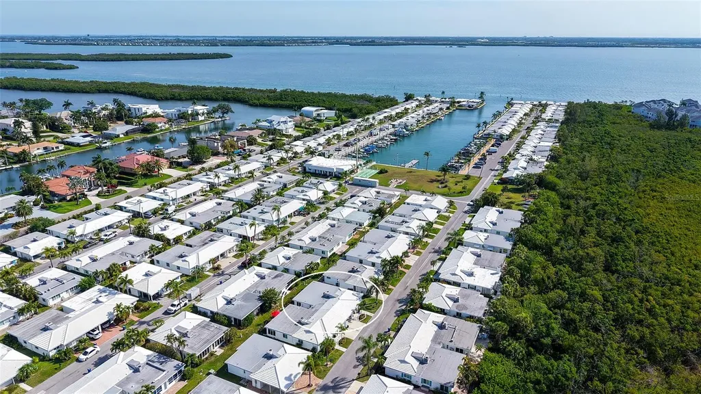 711 Spanish Drive S Longboat Key FL 34228