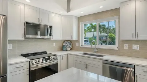711 Spanish Drive S Longboat Key FL 34228
